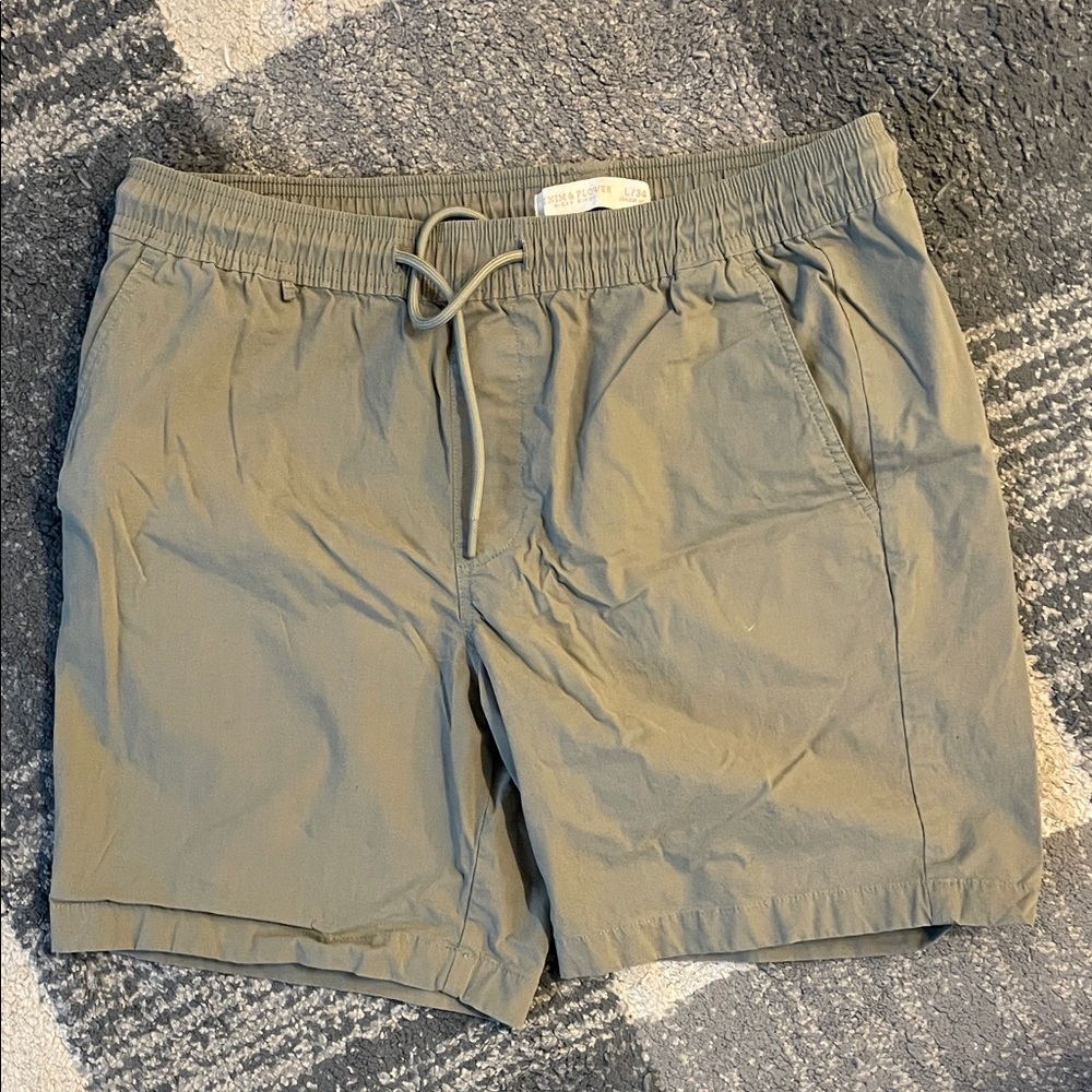 Denim & Flower Light Gray Casual Shorts